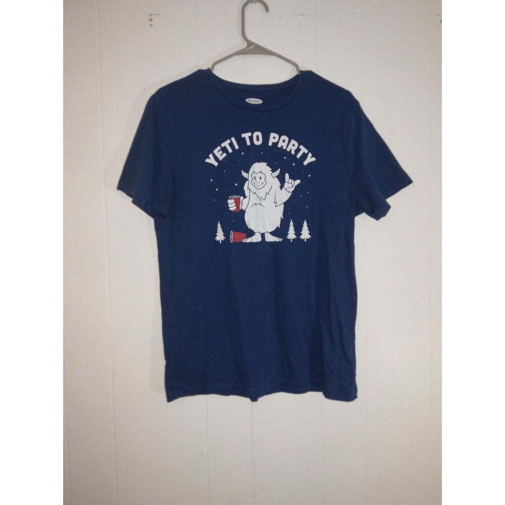 Old Navy Medium Yeti To Party T Shirt Christmas Unisex